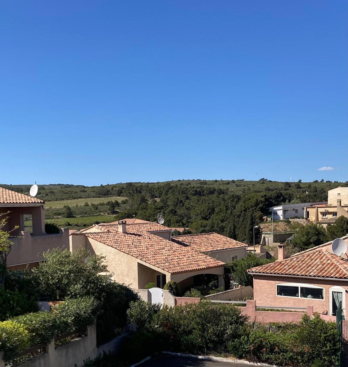 Stylish Studio Close To Beach In Residence With Pool Narbonne Exterior photo